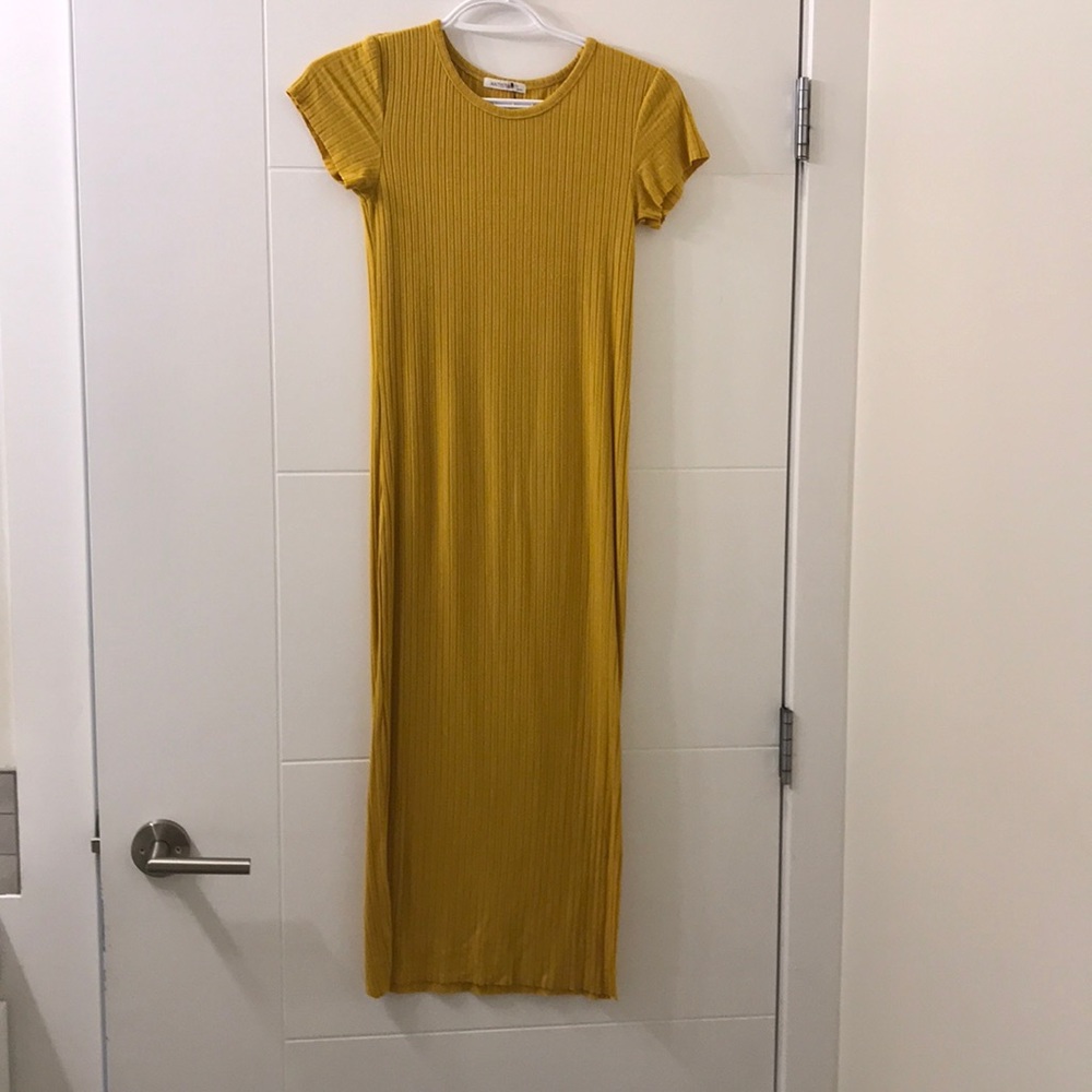 Beautiful yellow dress